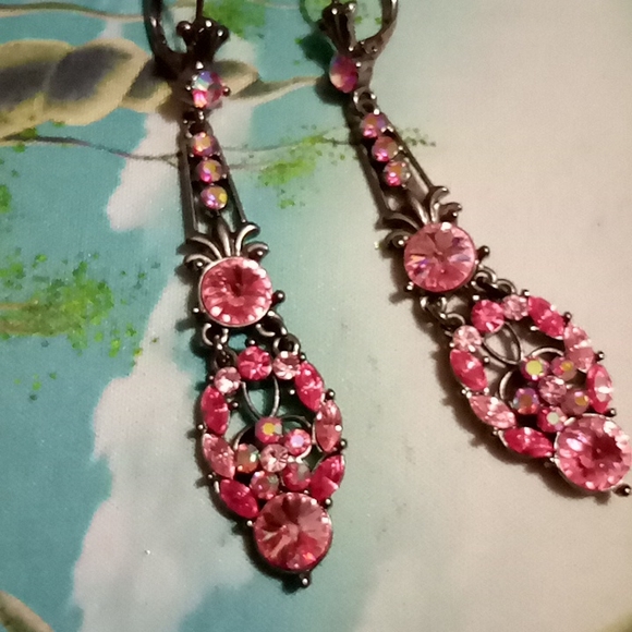 Vintage pink and multi colored stone drop earings nvr worn - Picture 2 of 4